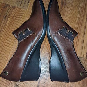 9W Antonia Naturalizer Low Heels / Shoes